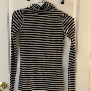 Vince stripped turtleneck XS - like new